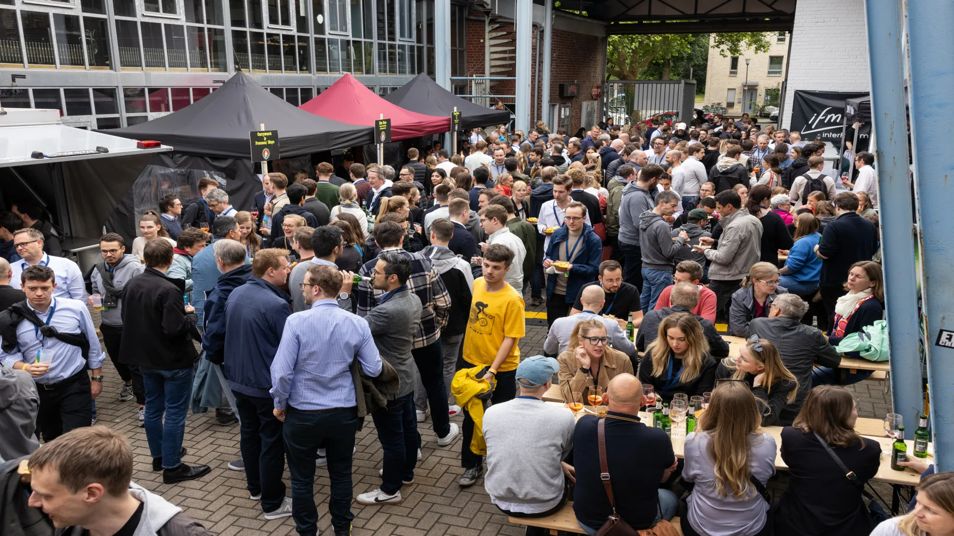 a large group of people outside